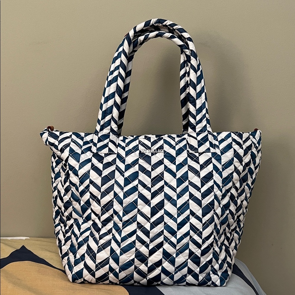 MZ Wallace Medium Metro tote bag, Like New!!